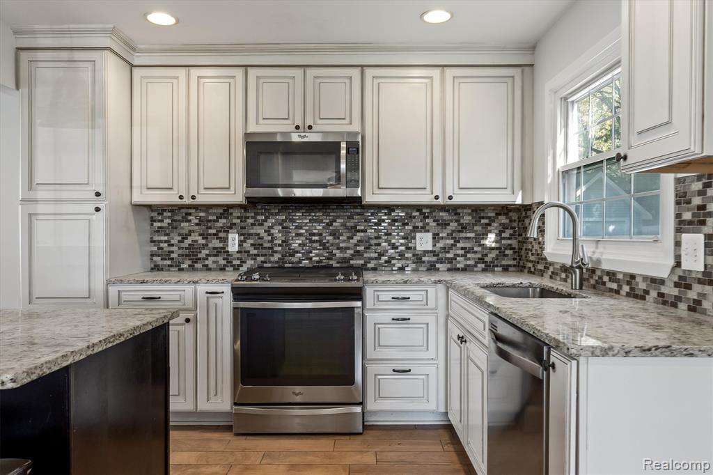45100 W 10 Mile Road, Novi, MI — Photo 9
