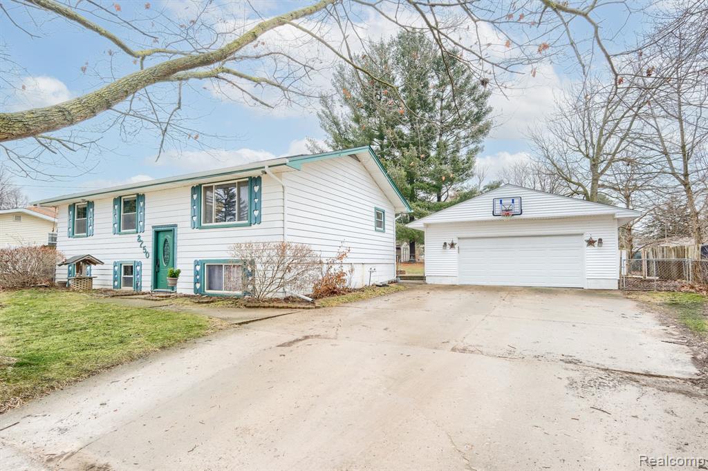 8250 Rockwood Avenue, Mount Morris, MI 48458 — Photo 3