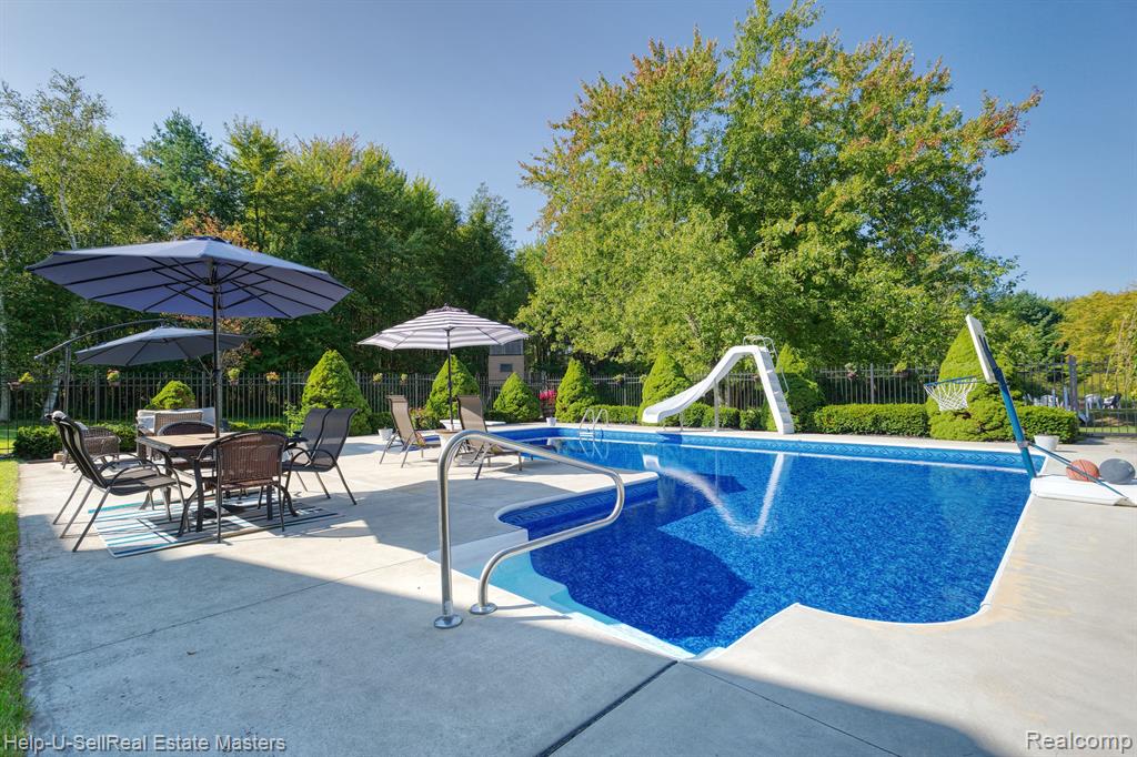 2152 HUNTERS Park W, St. Clair, MI 48079 — Photo 22