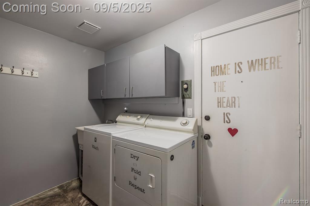 475 Sandehurst Drive, Grand Blanc, MI 48439 — Photo 31