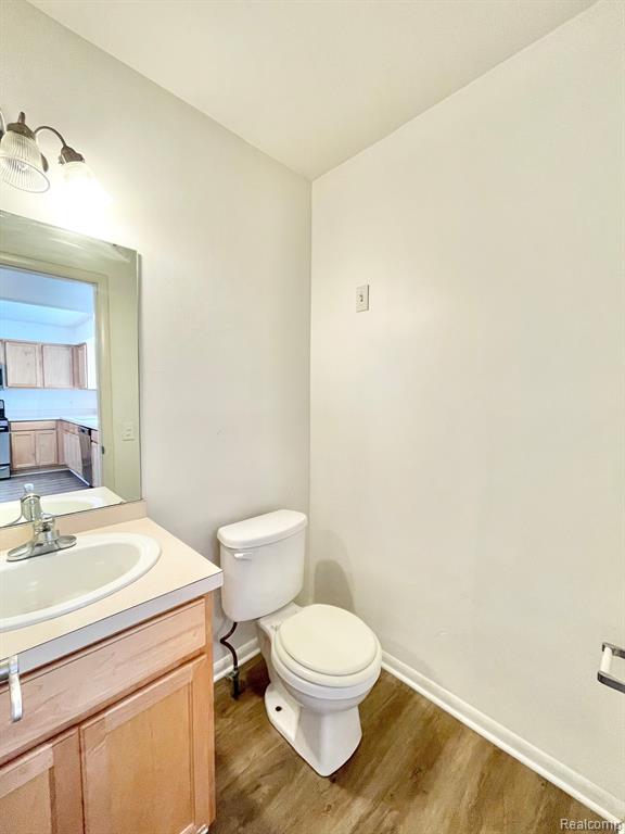 563 FOX HILLS Drive N, Bloomfield Hills, MI 48304 — Photo 11