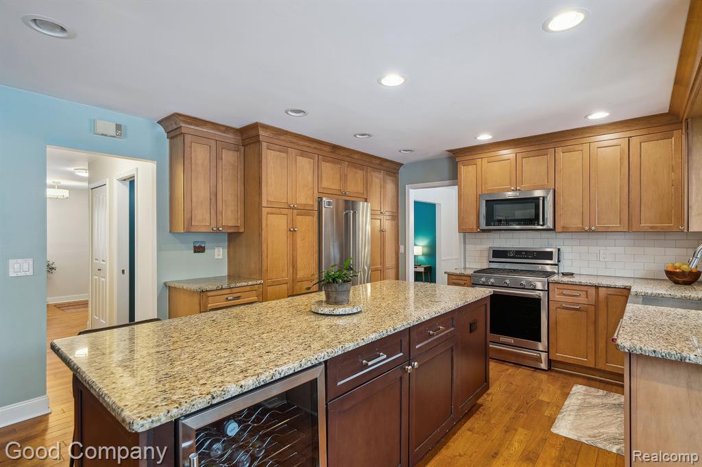 3370 INDIANDALE Drive, Orchard Lake Village, MI 48324 — Photo 19