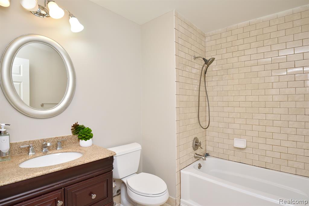 24945 SARAH FLYNN, Novi, MI — Photo 27