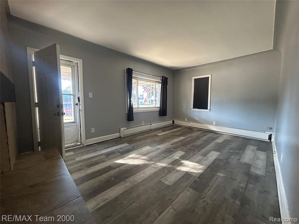 8656 NIGHTINGALE Ave., Dearborn Heights, MI 48127 — Photo 7
