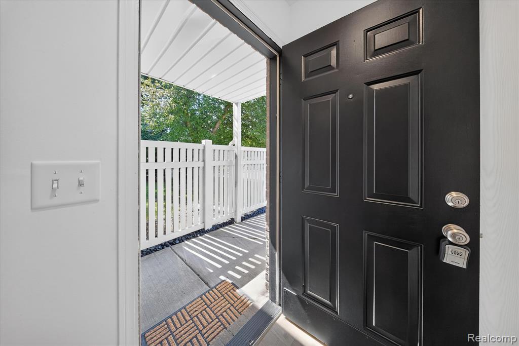 61165 Greenwood Drive, South Lyon, MI 48178 — Photo 6