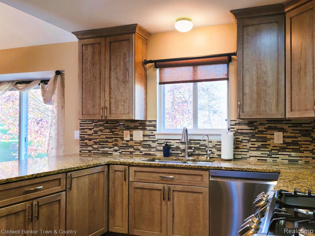 2550 Signature Circle, Pinckney, MI 48169 — Photo 4