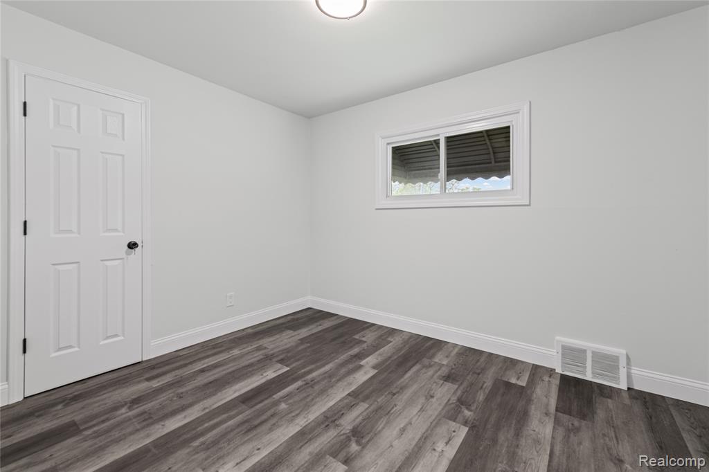 8044 Pelham Road, Taylor, MI 48180 — Photo 10