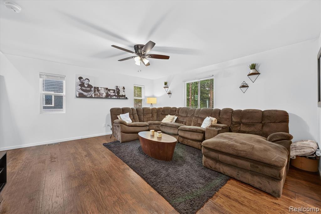 5382 Rural Terrace Court, Waterford, MI 48329 — Photo 8
