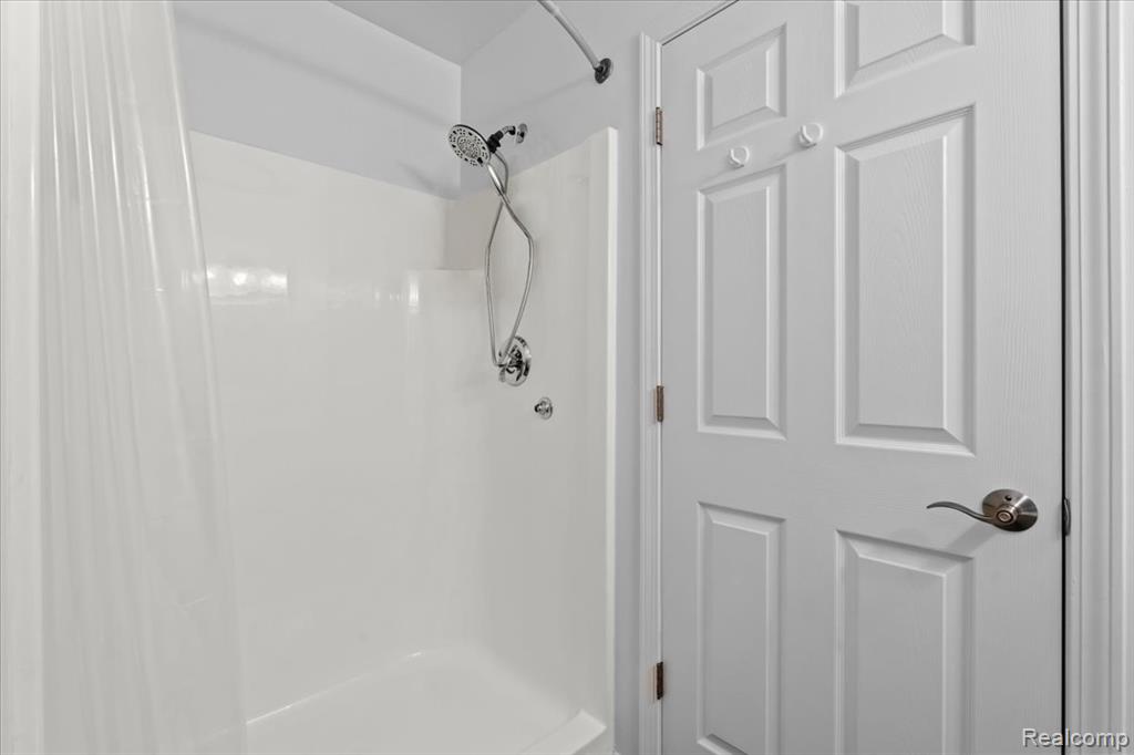732 Eagle Drive, Fenton, MI 48430 — Photo 22
