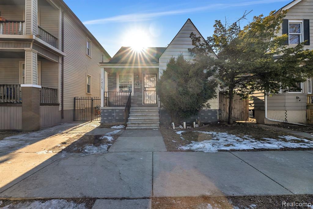 7425 PARKWOOD Street, Detroit, MI 48210 — Photo 2