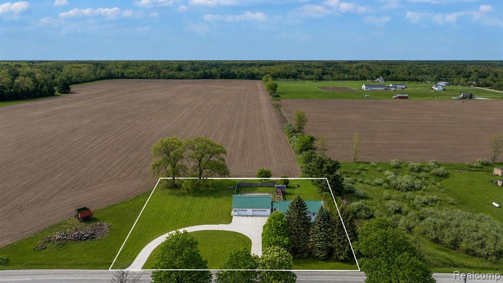 6373 Norman Road, Grant, MI 48032 — Photo 2