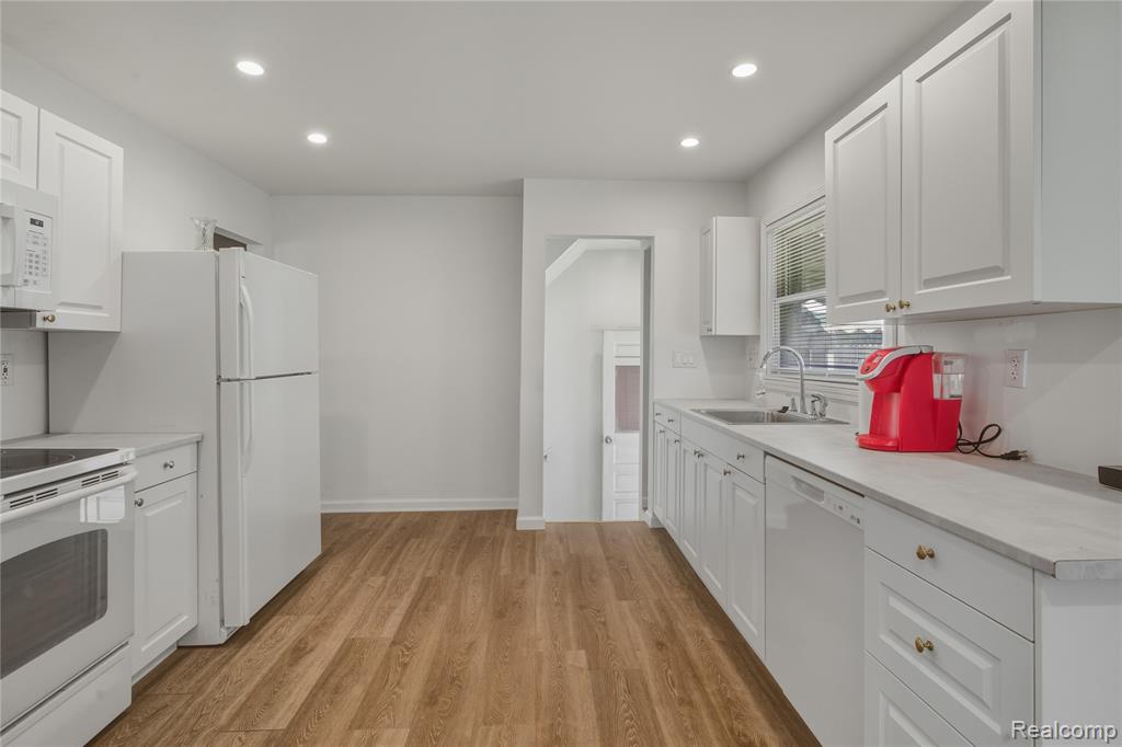 608 Nevada Avenue, Pontiac, MI 48341 — Photo 10