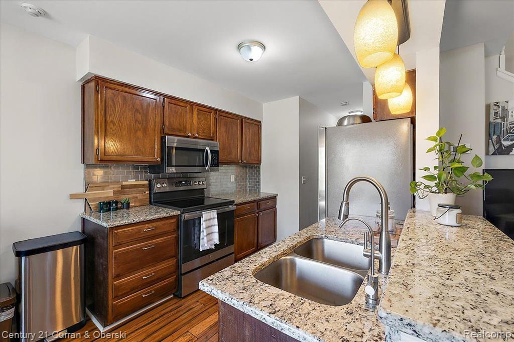 45105 Horseshoe Circle, Canton, MI 48187 — Photo 11
