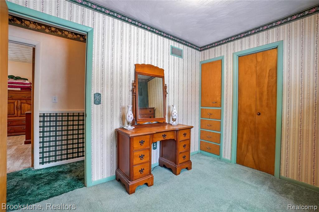 300 N Kibbee Street, MI 48879 — Photo 20