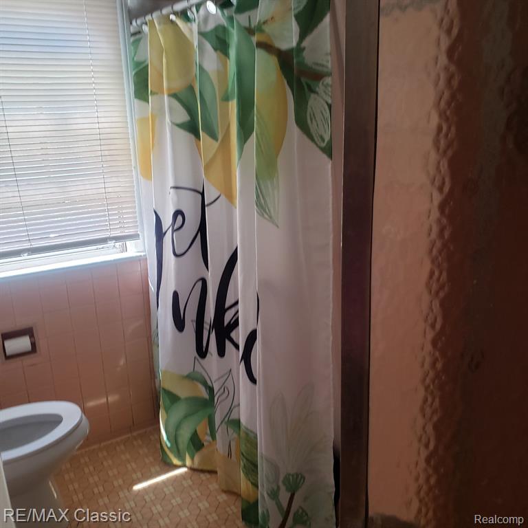 16215 and 16217 Greenview Avenue, Detroit, MI 48219 — Photo 21