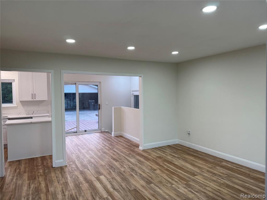 42113 CLAYTON Street, Clinton Twp, MI 48038 — Photo 4