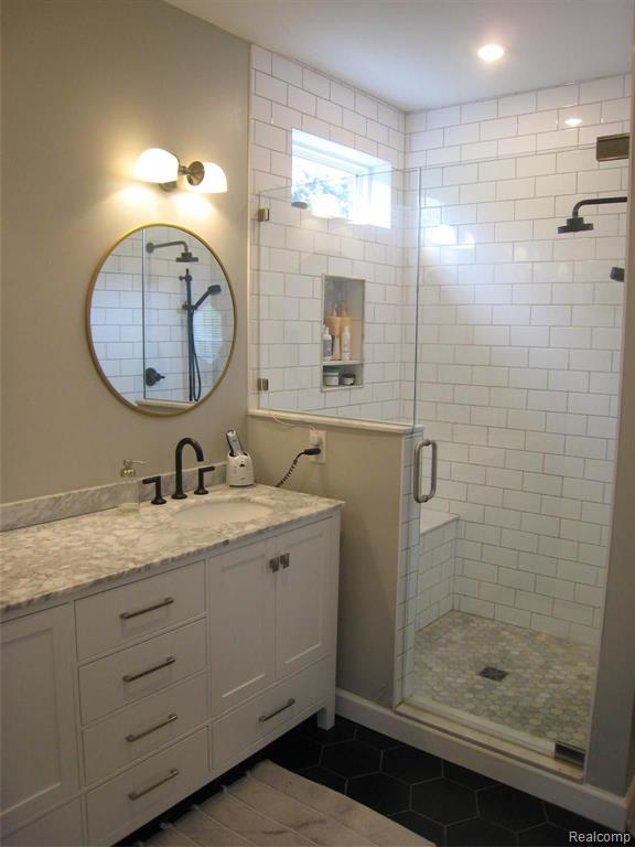 4936 CARRINGTON Drive, Rochester, MI 48306 — Photo 17