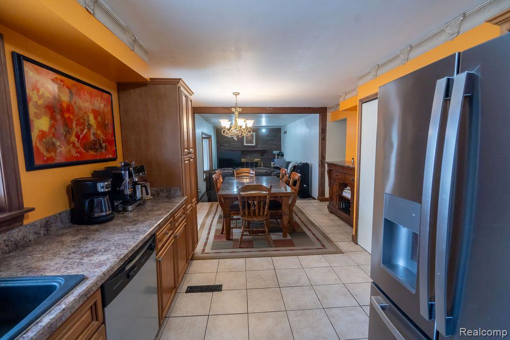 19495 Wherle Drive, Riverview, MI 48193 — Photo 16