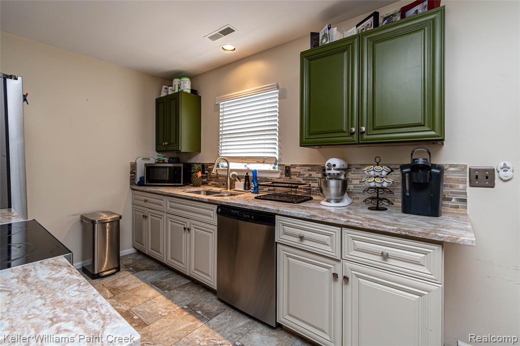 1847 Campau Farms Circle, Detroit, MI 48207 — Photo 20