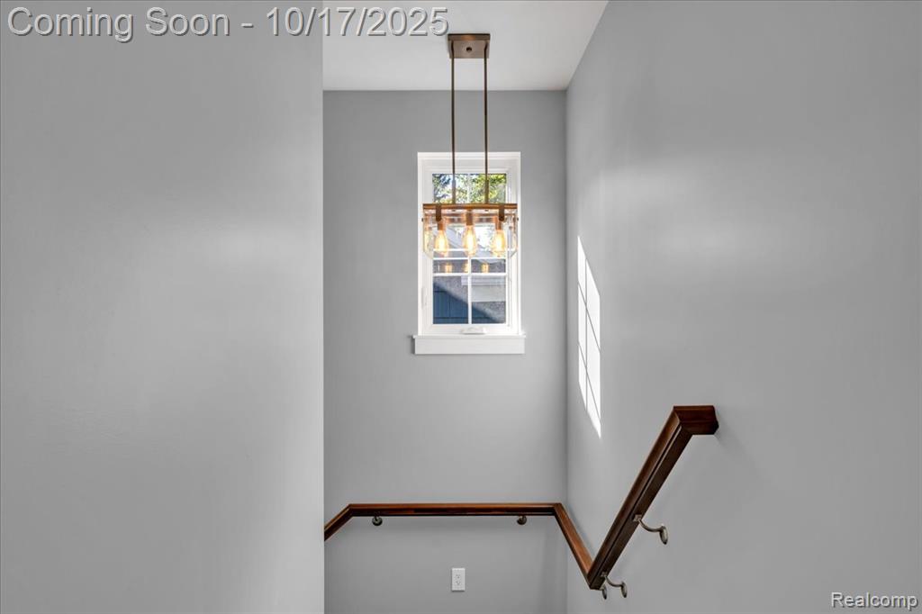 818 Longfellow Avenue, Royal Oak, MI 48067 — Photo 29