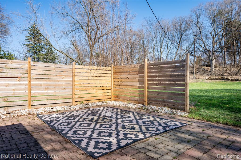 2654 Hatton Road, Auburn Hills, MI 48326 — Photo 25