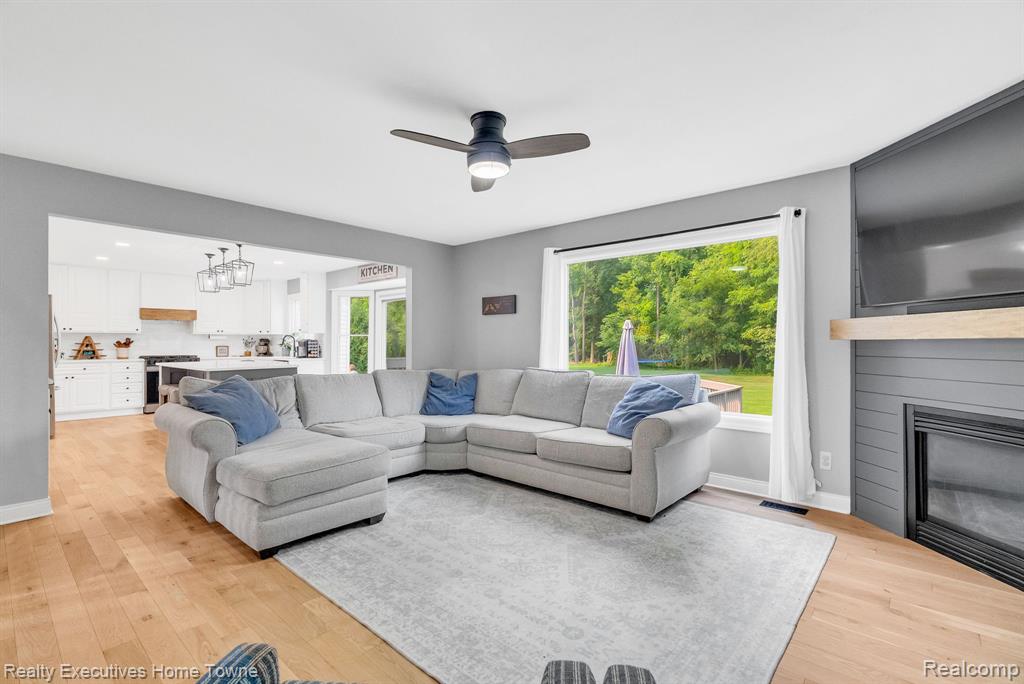 5453 BAYWOOD Drive, Fort Gratiot, MI 48059 — Photo 15