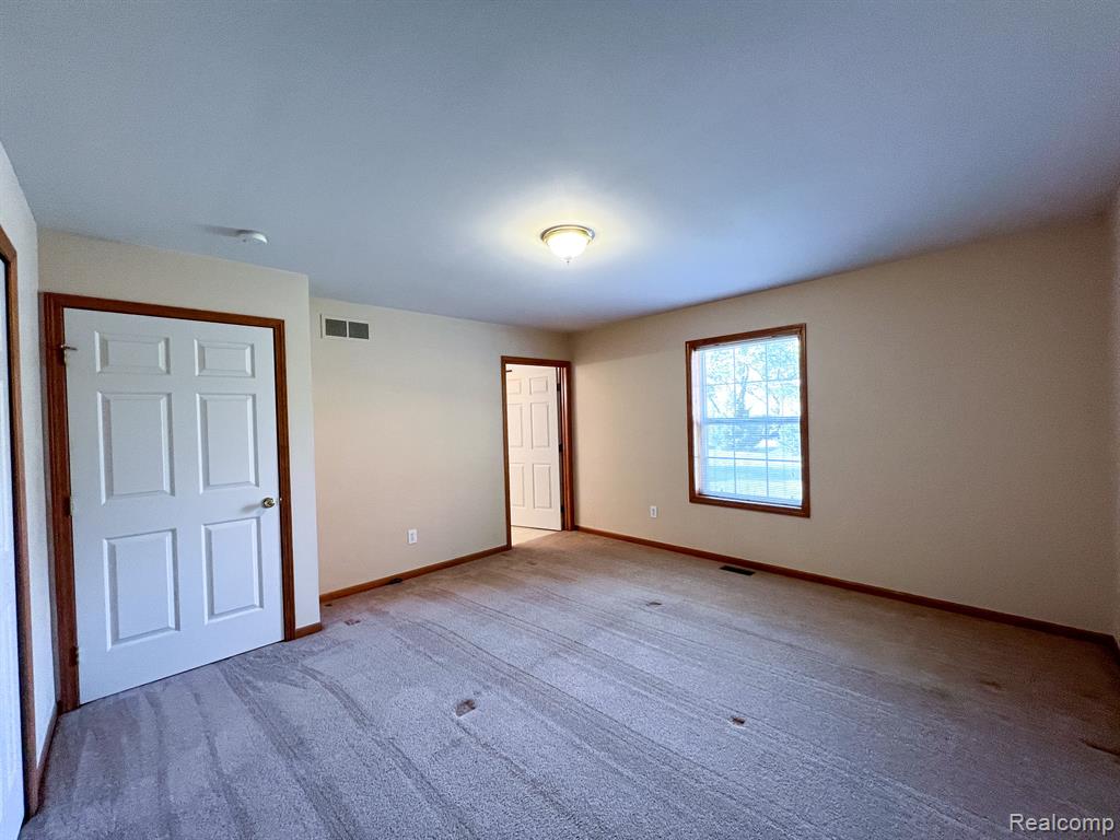 7835 E RIDGE Drive, Almont, MI 48003 — Photo 18