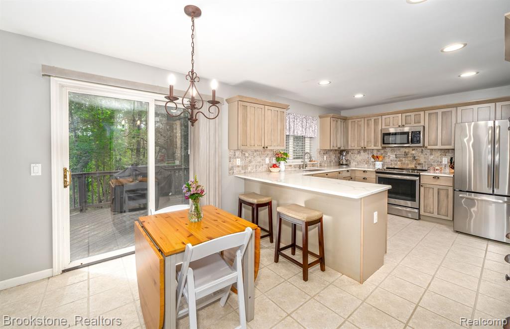 921 OLD HICKORY LANE Lane, Lake Orion, MI 48362 — Photo 27