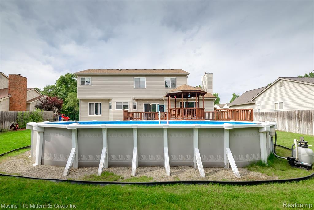 5861 MEADOWGREENE Drive, Waterford, MI 48327 — Photo 50