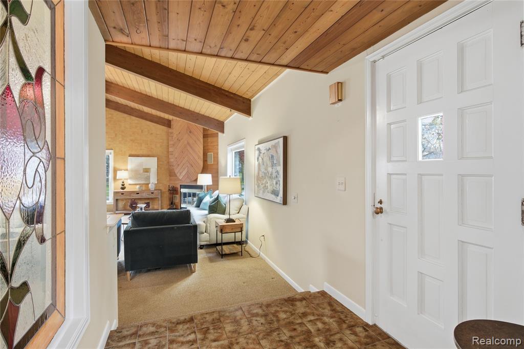 10404 Hart Avenue, Huntington Woods, MI — Photo 7