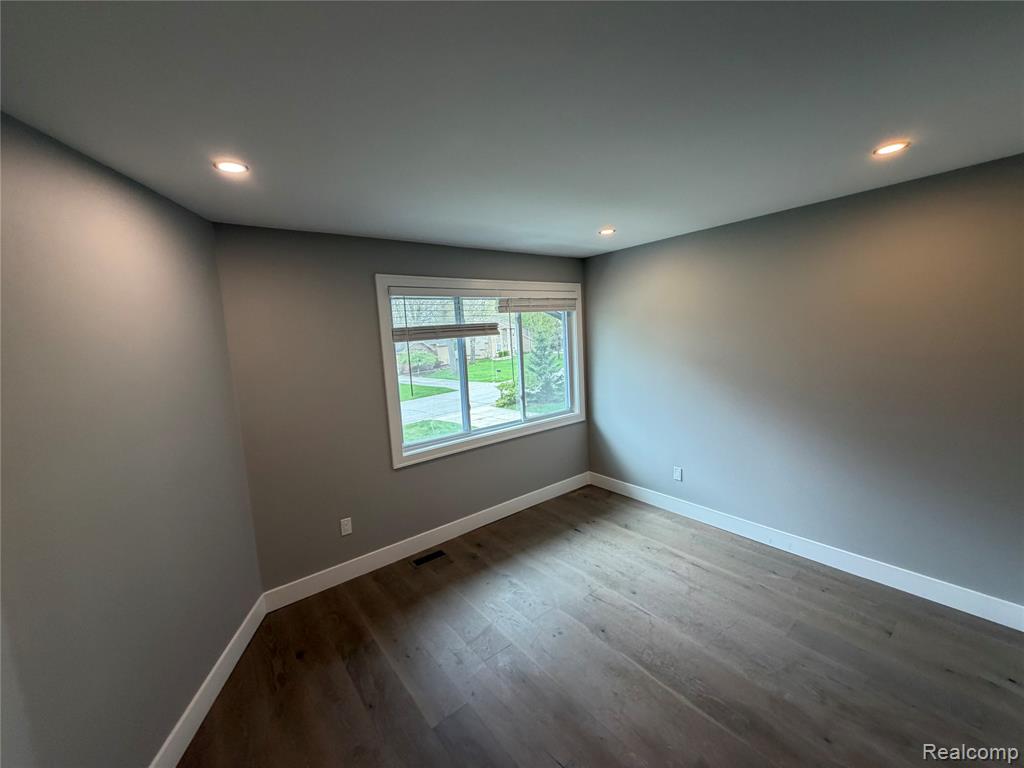 5140 Woodrun Court, West Bloomfield, MI 48323 — Photo 25