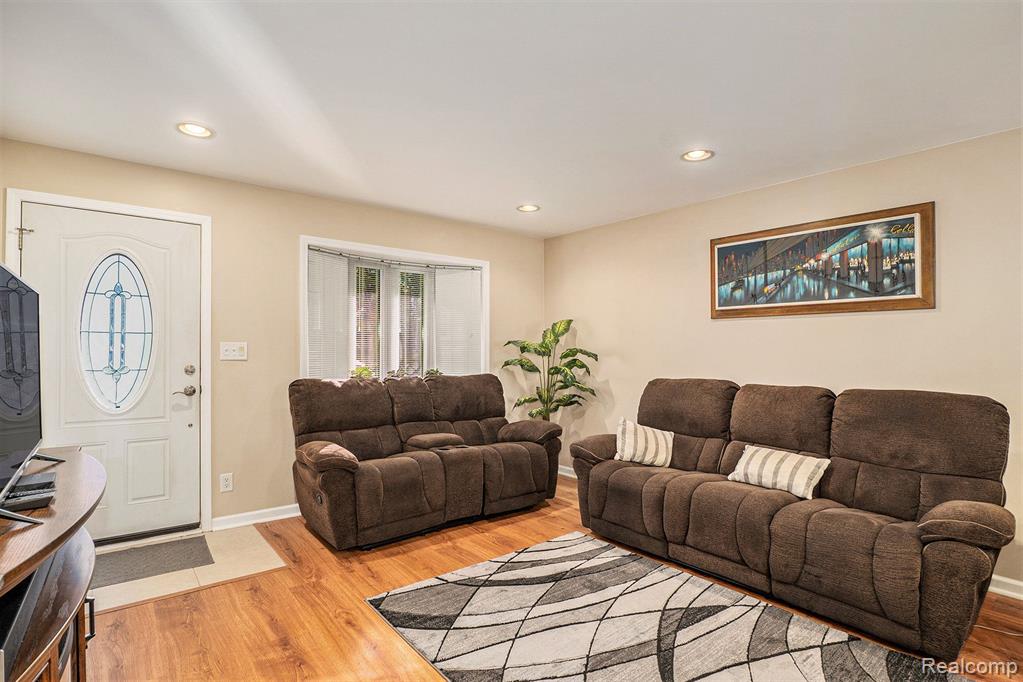 1651 GROVE Road, Ypsilanti, MI 48198 — Photo 3