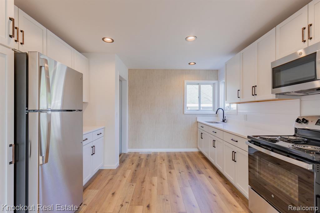 8368 MAIN Street, Birch Run, MI 48415 — Photo 14