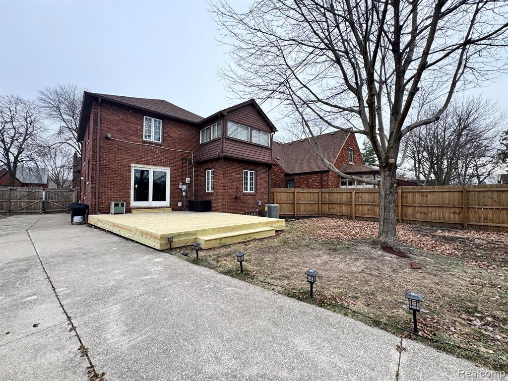 479 CLOVERLY Road, Grosse Pointe Farms, MI 48236 — Photo 29