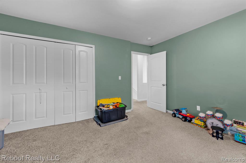 6555 Skylar Lane, Waterford, MI 48327 — Photo 17