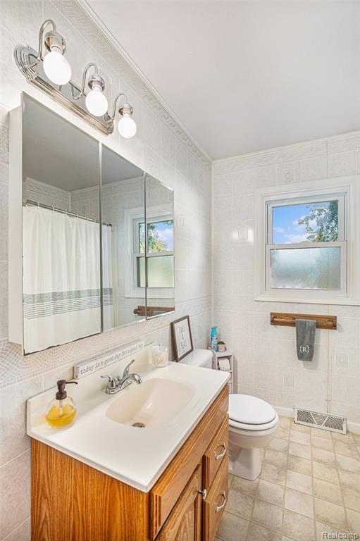 6041 Roberta Street, Burton, MI 48509 — Photo 15