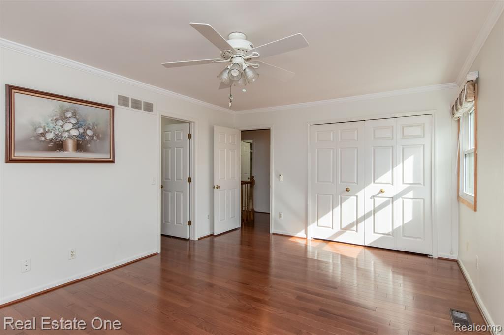 5201 CROWFOOT Drive, Troy, MI 48085 — Photo 45