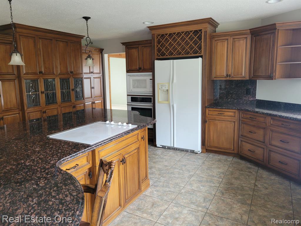 6927 Northpoint Drive, Troy, MI 48085 — Photo 12