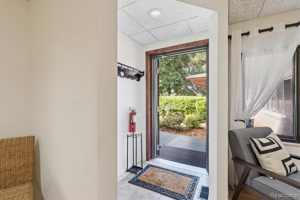 1117 Villa Linde Court, Flint, MI 48532 — Photo 6