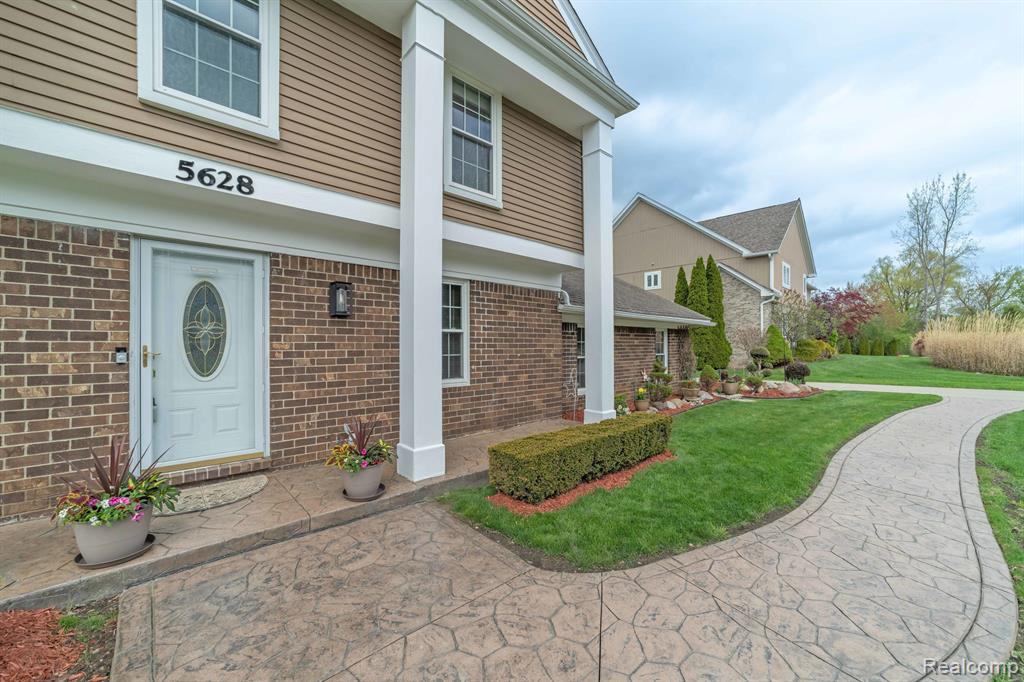 5628 WARRENSHIRE Drive, West Bloomfield, MI — Photo 10