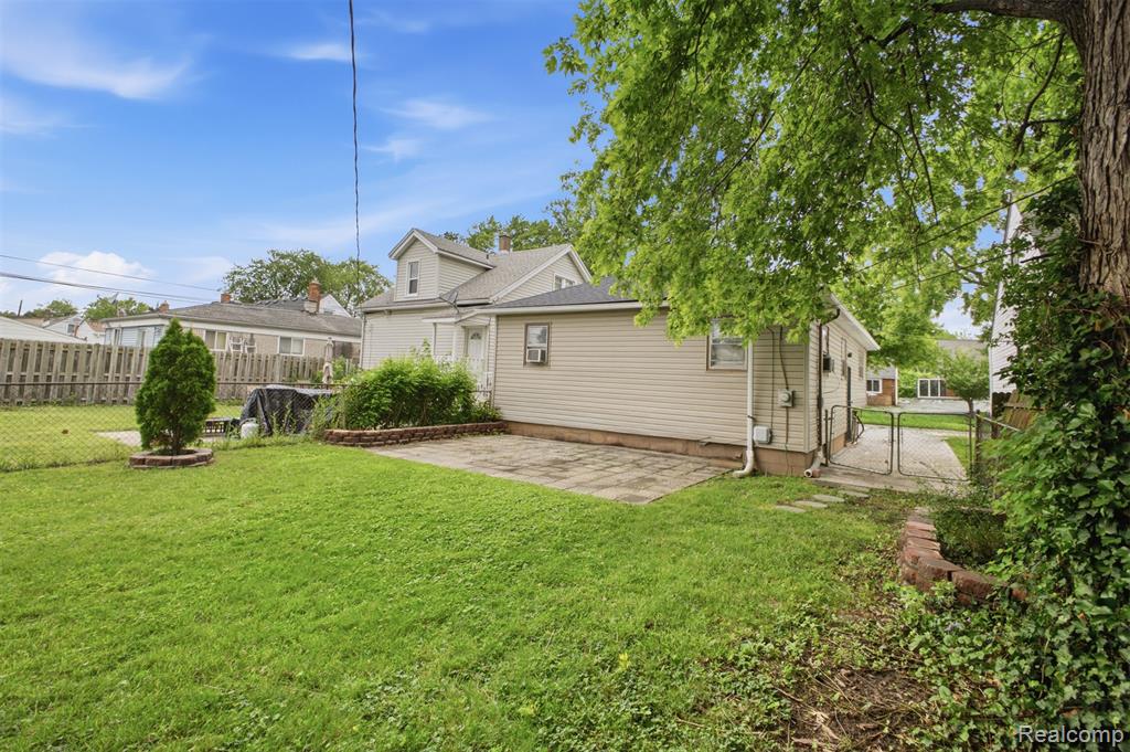439 Cleveland Avenue, Lincoln Park, MI 48146 — Photo 16