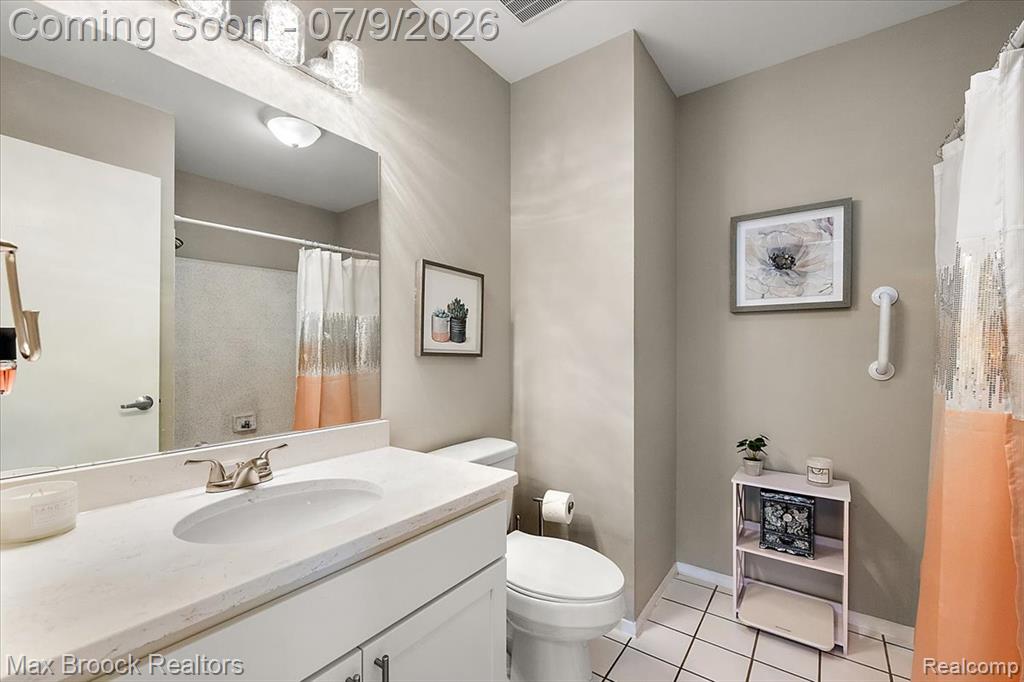 5601 Drake Hollow Drive W, West Bloomfield, MI — Photo 41