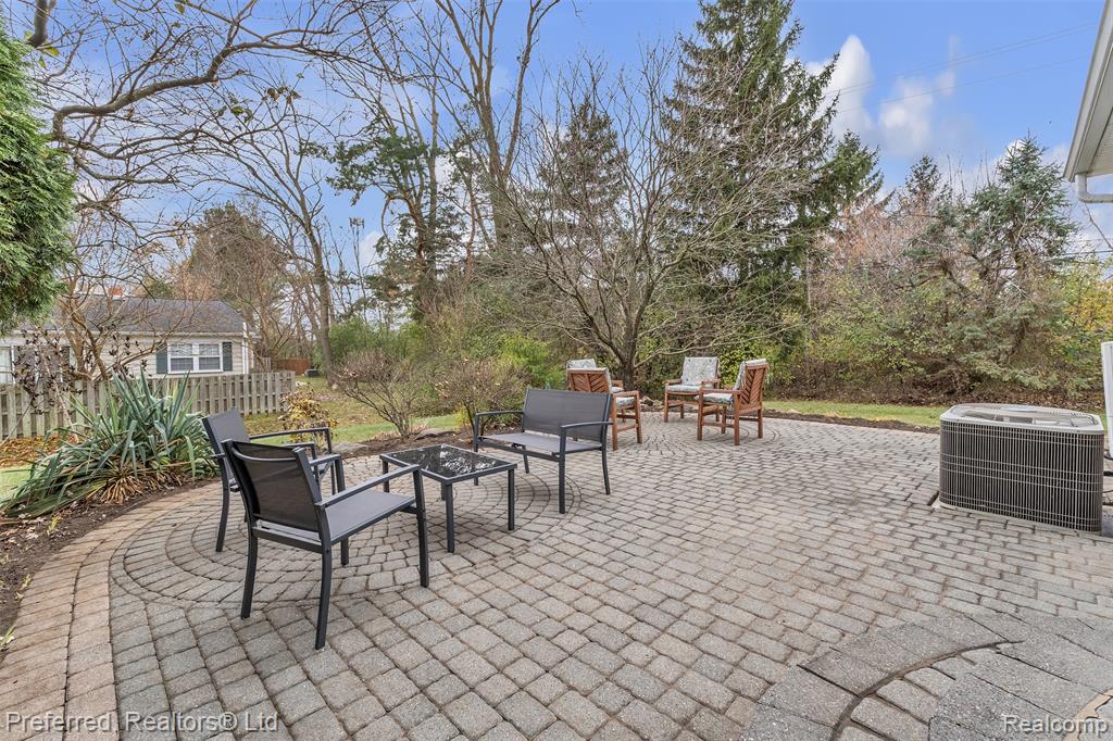 19517 Dartmouth Place, Northville, MI 48167 — Photo 38
