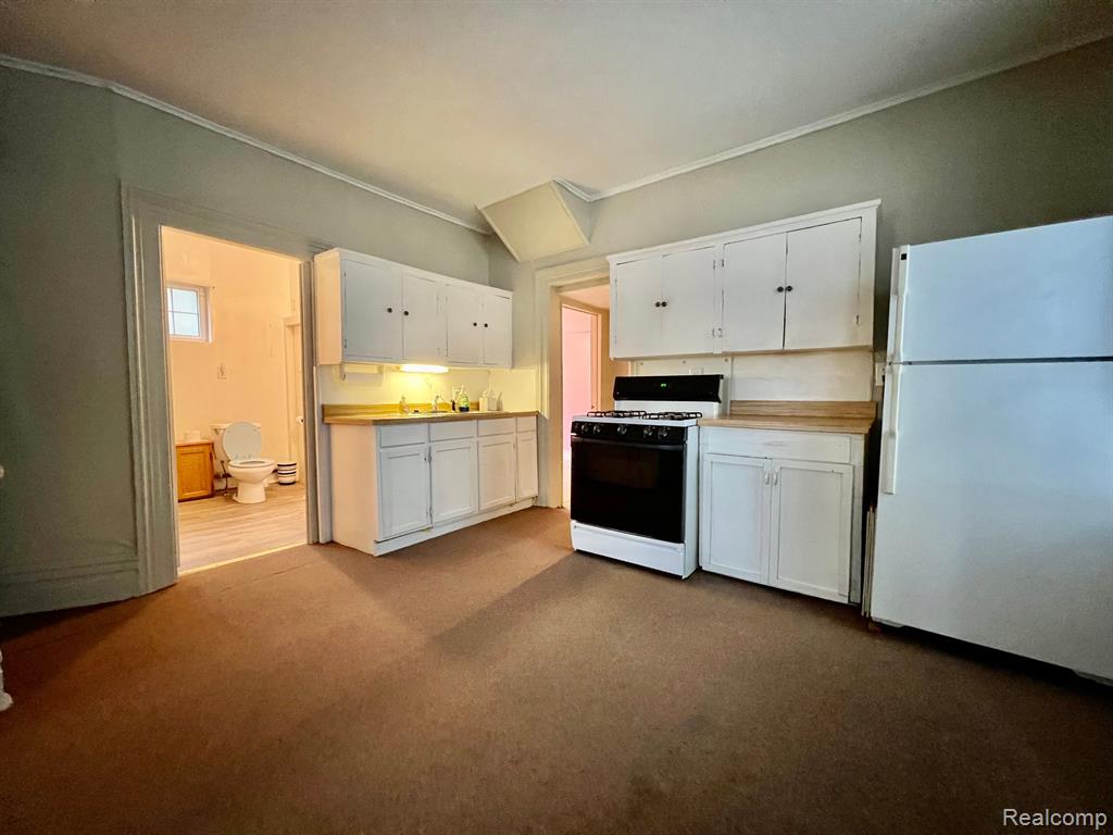 919 WALL Street, Port Huron, MI 48060 — Photo 5