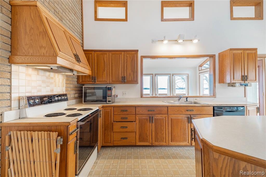 27981 Elba Road, Grosse Ile, MI 48138 — Photo 20