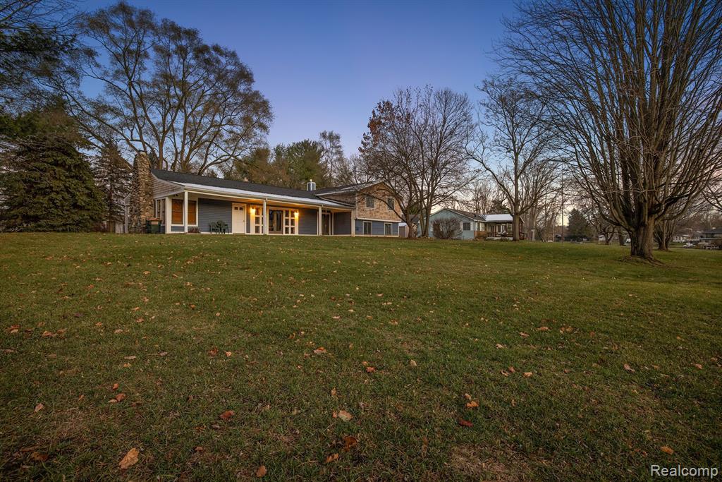 6992 Biscayne Avenue, White Lake, MI 48383 — Photo 28