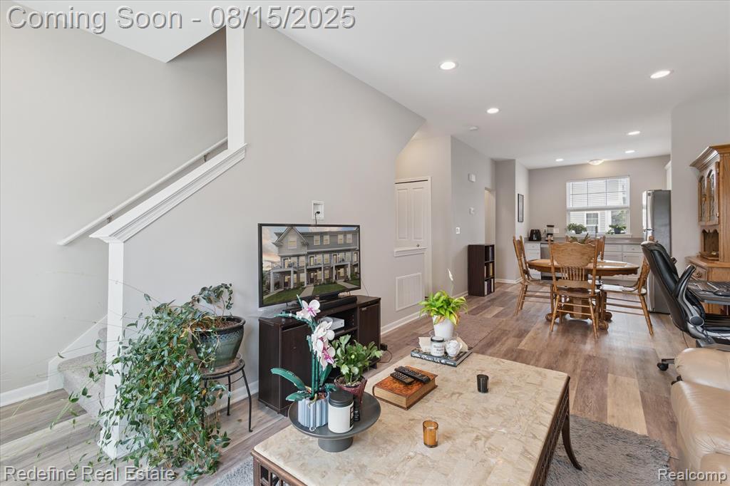 403 Jeff Keeton Drive, Hazel Park, MI 48030 — Photo 9