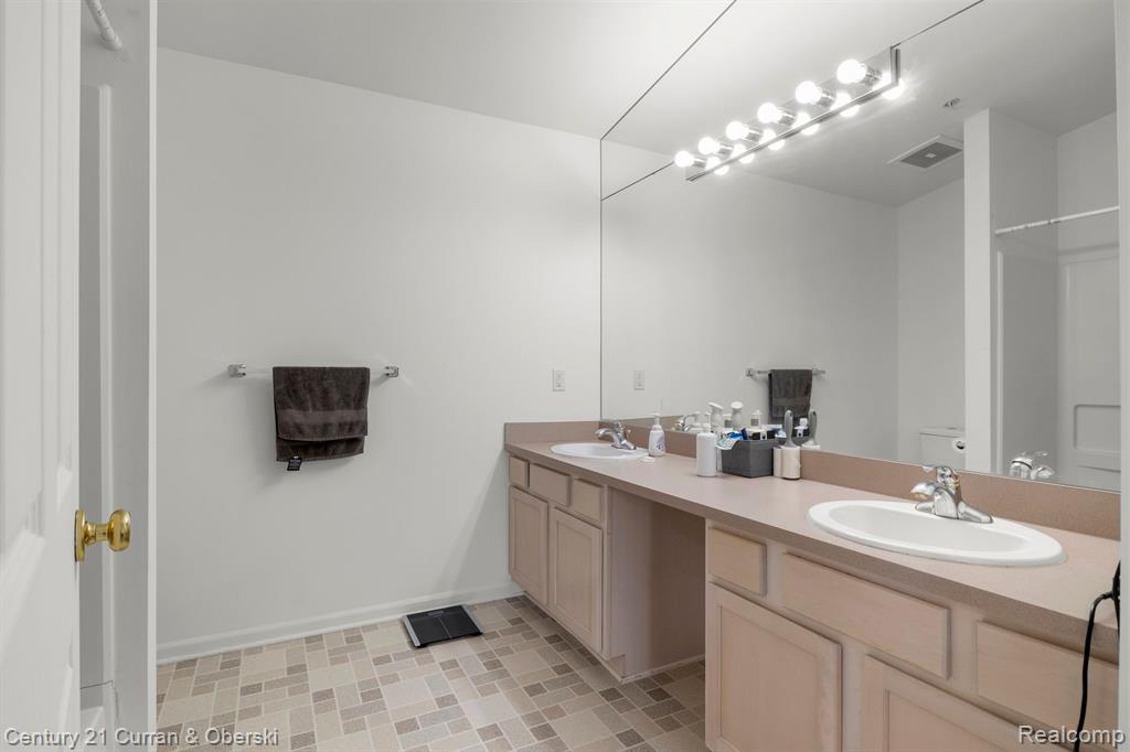 4232 MAPLE Street, Dearborn, MI 48126 — Photo 9