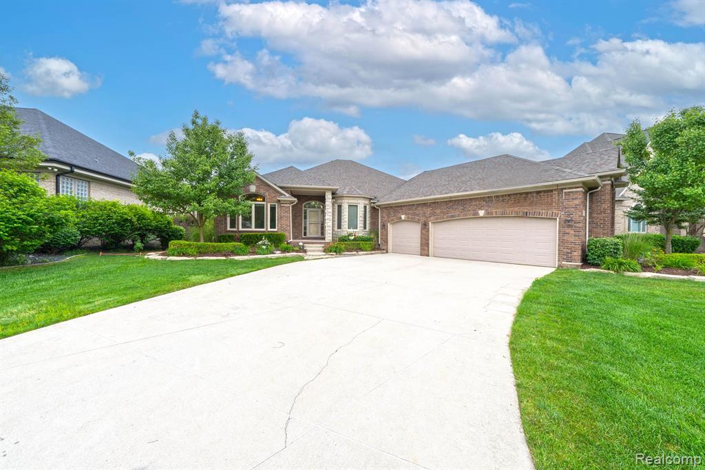 55545 WHITNEY, Shelby Twp, MI 48315 — front exterior