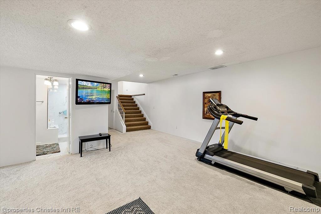 1808 Moors Court, Bloomfield Hills, MI, 48302